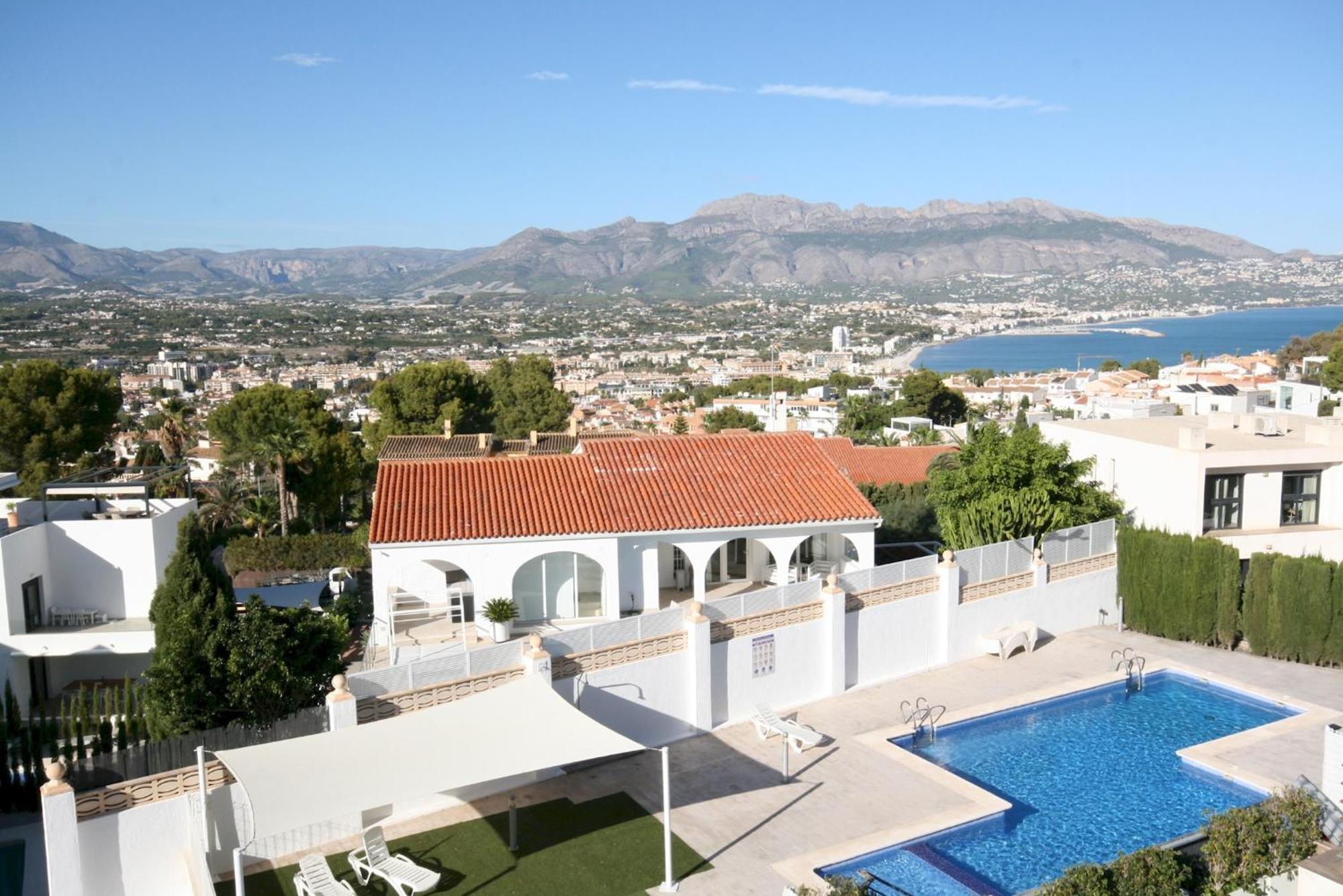 Вилла Magnificent View And Pool Альбир Экстерьер фото